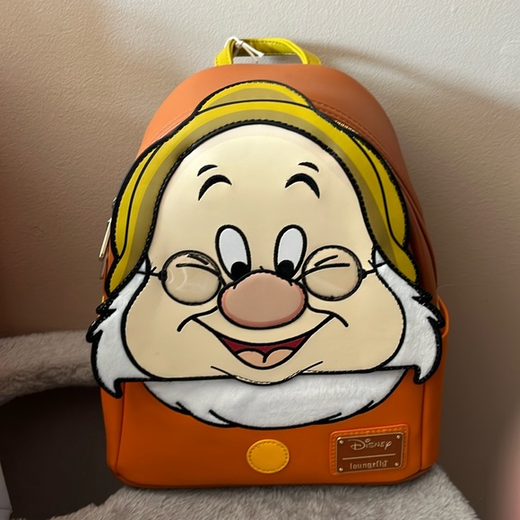 Loungefly show white doc mini backpack NWT - Picture 1 of 4